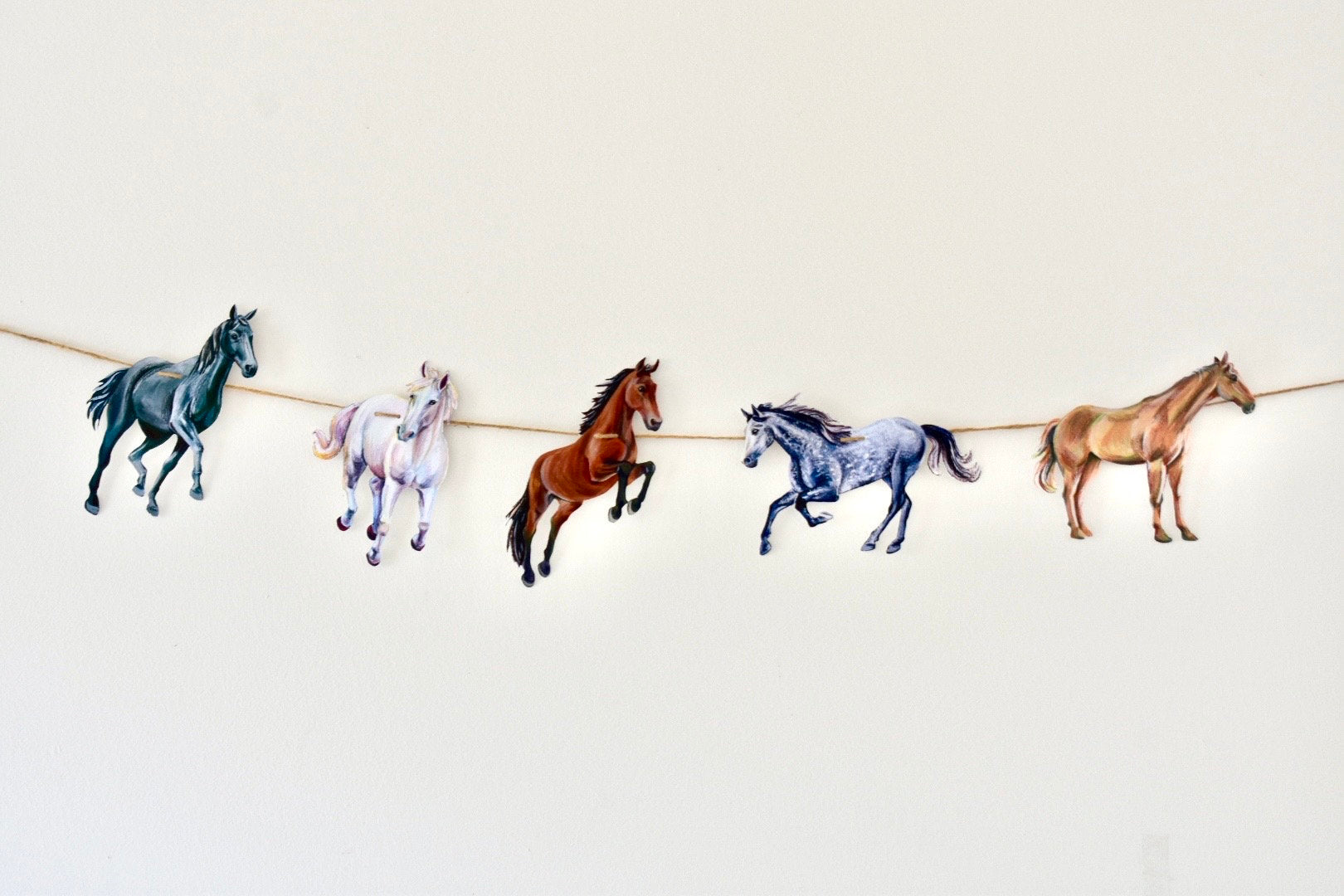 Horse Garland - illustrated paper garland - equestrian party decor - horse lover gift - horse nursery - cowgirl gift