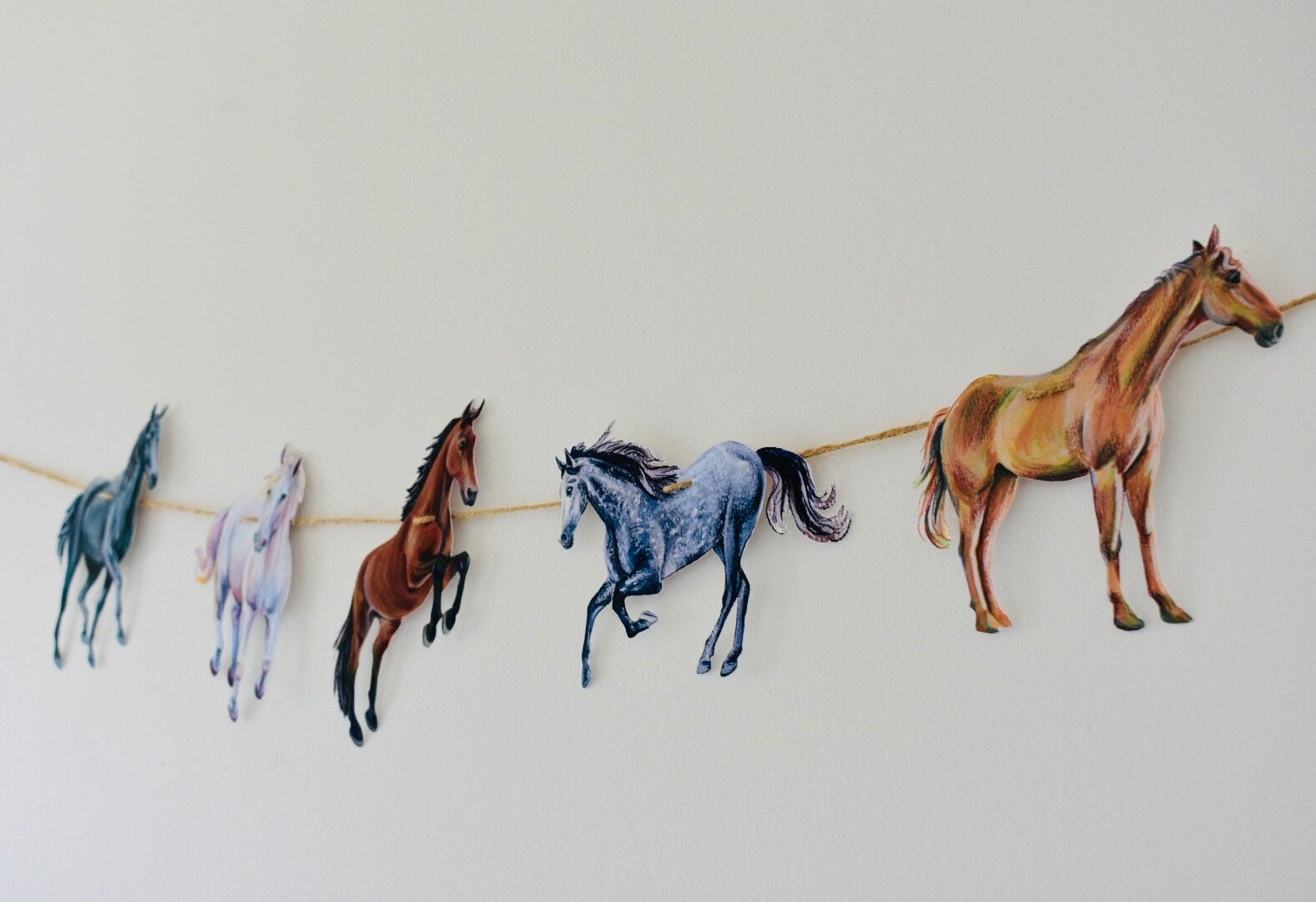 Horse Garland - illustrated paper garland - equestrian party decor - horse lover gift - horse nursery - cowgirl gift